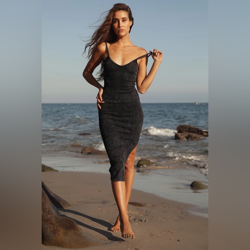 Lulu’s Basic Bae Washed Black Ribbed Bodycon Midi Dress